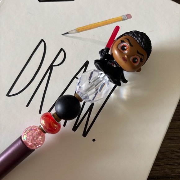 Disney Doorables: Star Wars: Reva (third sister) handmade beaded pen - Picture 1 of 3